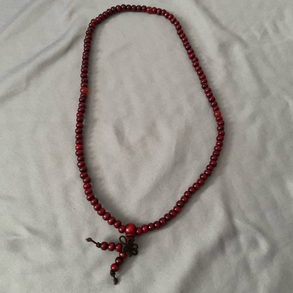 🔴 NWOT RED WOODEN BEADED NECKLACE JEWELRY - Picture 4 of 7